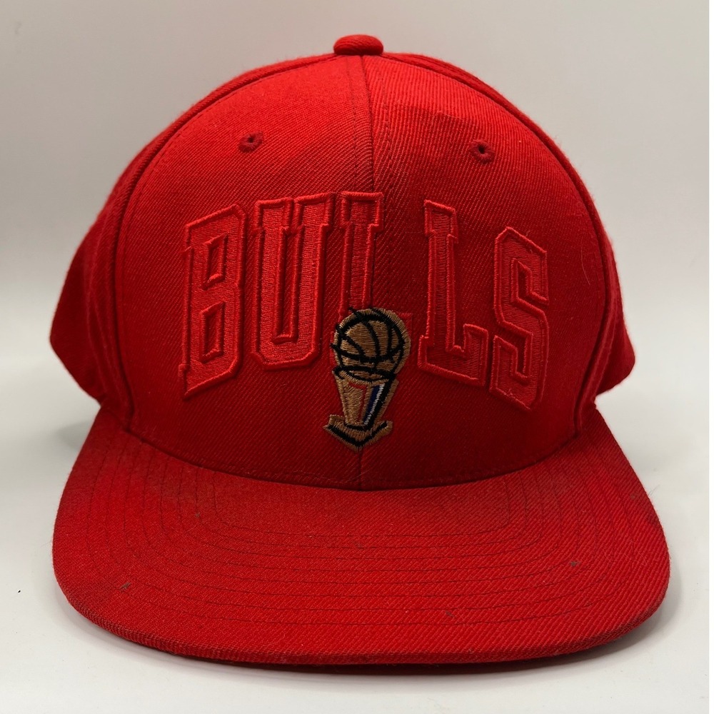 Mitchell & Ness Chicago Bulls Red Snapback Hat NBA Basketball Flat Brim Cap
